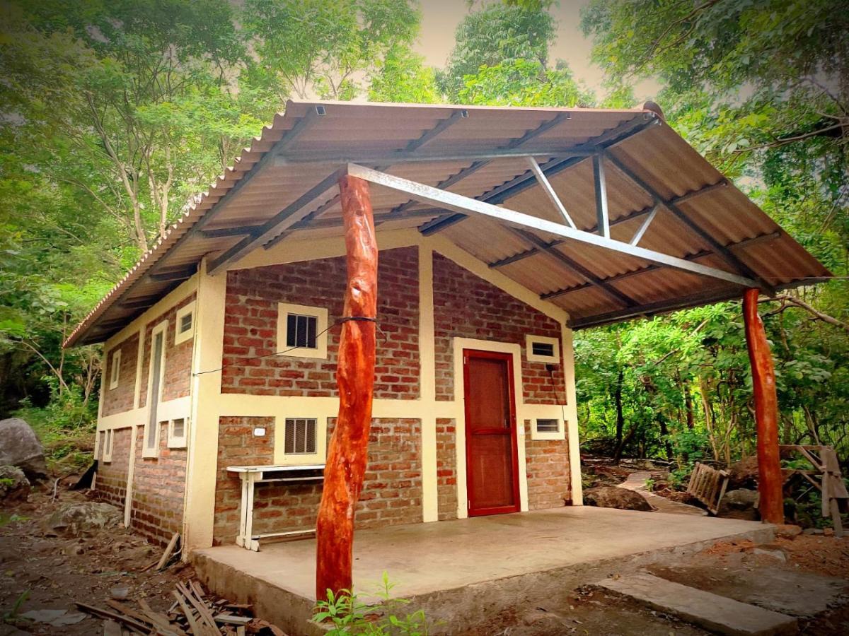Raindance Hostel Santa Cruz Bagian luar foto