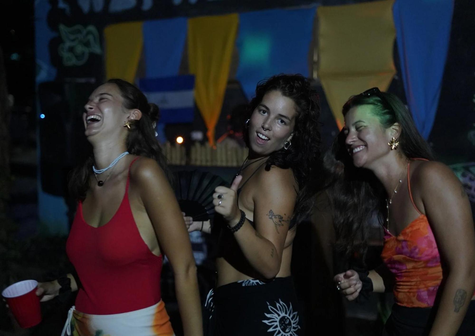 Raindance Hostel Santa Cruz Bagian luar foto